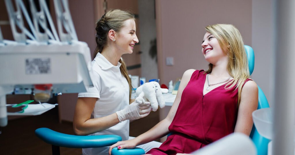 Implant Retained Dentures vs Traditional Dentures: Which Is Right For You?