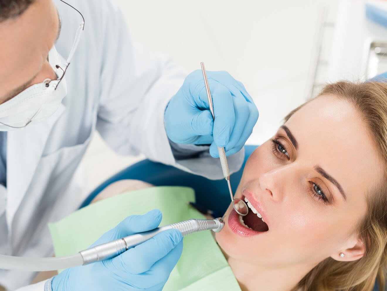 Why Do Dentures Become Loose
